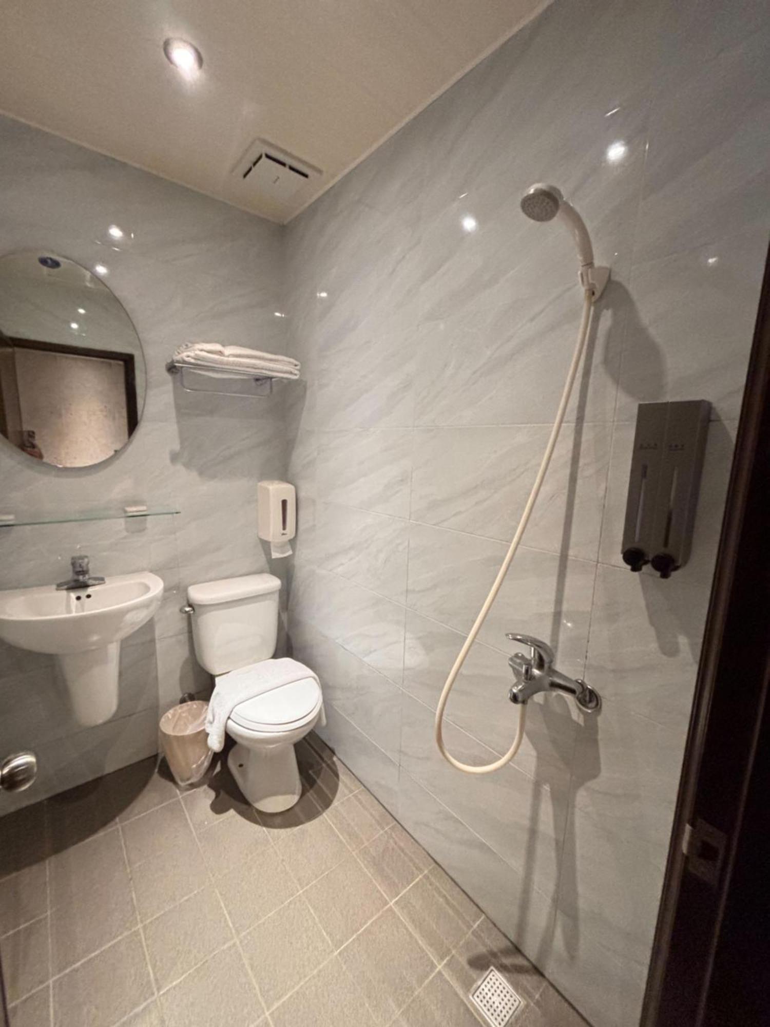Smile Comma Bed & Breakfast ไทเป ภายนอก รูปภาพ